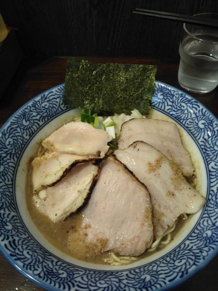 「濃厚煮干蕎麦炙りチャーシュー」@煮干し中華蕎麦 山崎の写真