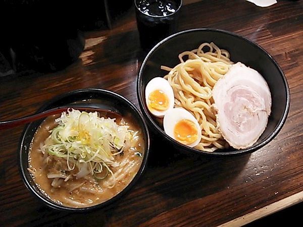 「辛味噌つけめん（野菜増し）＋半熟卵・チャーシュー」@麺処 花田 池袋店の写真