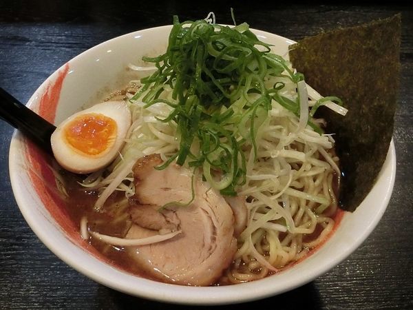 「中華そば大盛+白髪ネギ」@ドレファラシドの写真