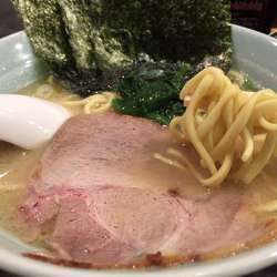 ラーメン(680円)