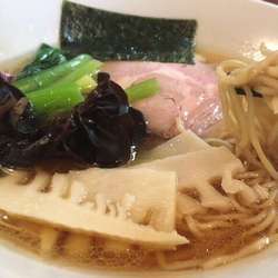 醤油ラーメン(790円)