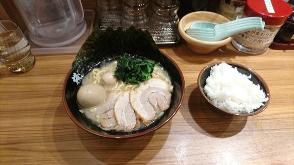 「塩Maxラーメン」@横浜家系ラーメン 横浜道 池袋東口店の写真