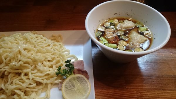 「つけめん 大盛り（300g）+  手打ちわんたん」@つけめん かねかつの写真