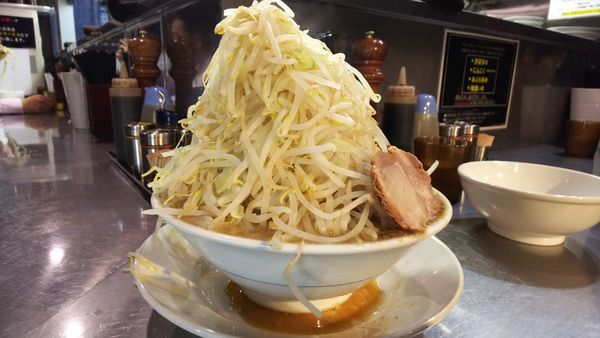 「らーめん（野菜まし、脂多め）」@らーめん大 大久保店の写真