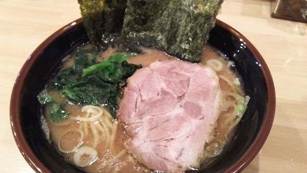 「ラーメン(並) 全部ﾌﾂｳ」@横浜ラーメン 北村家の写真