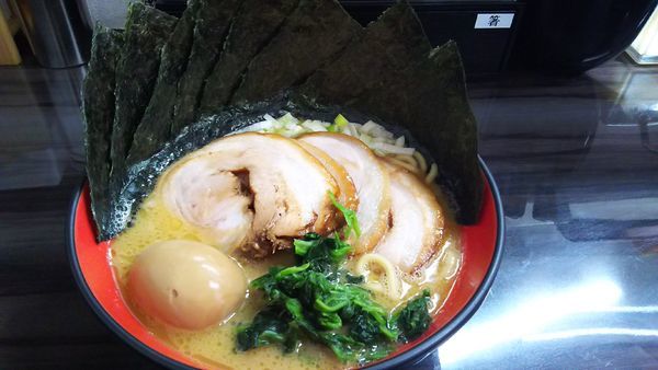 「醤油ラーメン ￥680 +得ﾄｯﾋﾟﾝｸﾞ ￥250」@横浜家系らーめん 一真の写真