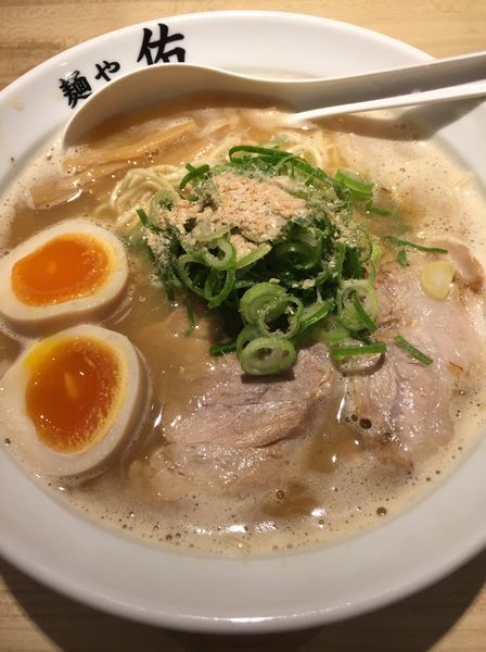 「鶏魚豚ラーメン」@麺や 佑の写真