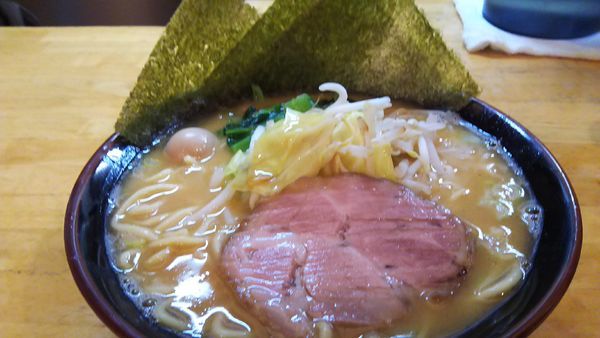 「味噌ラーメン ¥800」@横浜家系ラーメン 壱〇家の写真