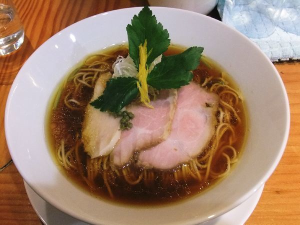 「鶏そば（醤油）（900円）」@麺LABOひろの写真