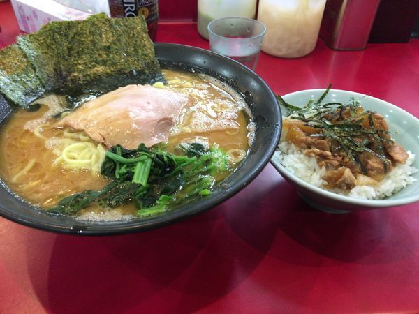 「大ラーメン まぶし丼」@杉田家 千葉祐光店の写真