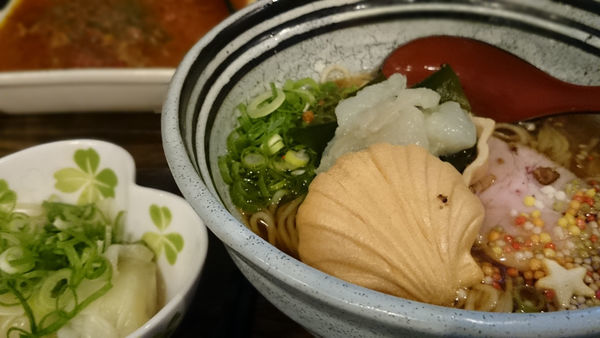 「淡麗ヒラメラベル + ワンタン」@麺場voyageの写真