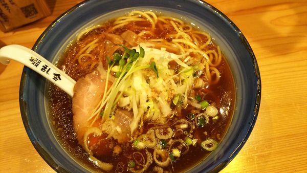 「ザ・正油らーめん」@自家製麺 啜乱会の写真