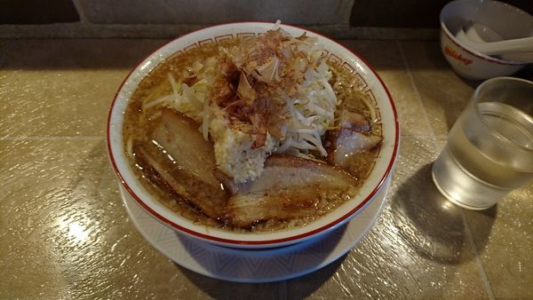 「マンモスラーメン＋ニンニク」@泪橋 溝の口店の写真