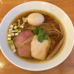 地鶏醤油らーめん味玉入り