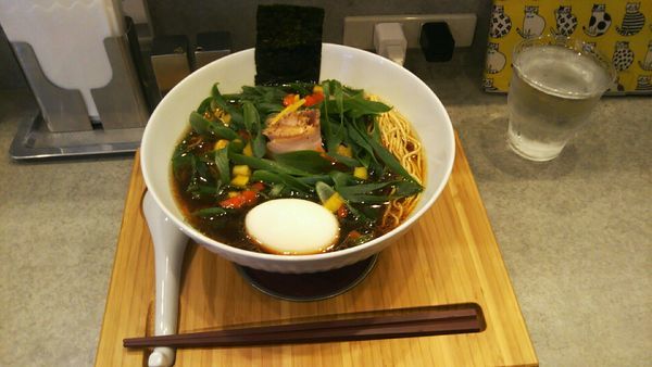 「山  熟成醤油鶏そば」@ラーメンクワトロの写真