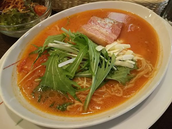 「【限定？】トマトラーメン　（サラダ・ドリンクセット：紅茶）」@珈琲哲學 あづみ野店の写真