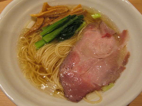 「鶏だし塩らーめん　「842円」」@麺処 景虎 新越谷ヴァリエ店の写真