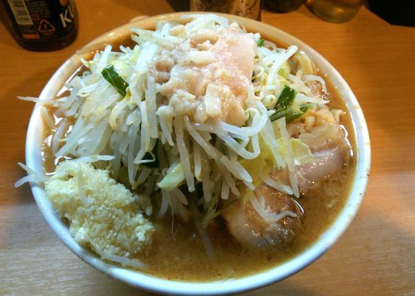 「【限定】味噌ラーメン　ニンニクアブラ　850円」@豚星。の写真