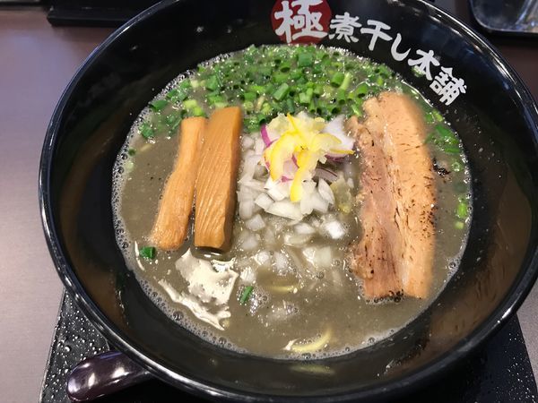 「極濃煮干しラーメン 820円」@極煮干し本舗 蘇我店の写真