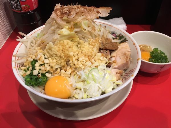 「まぜそば（スキヤキ、野菜、ニンニク、生姜）」@用心棒の写真