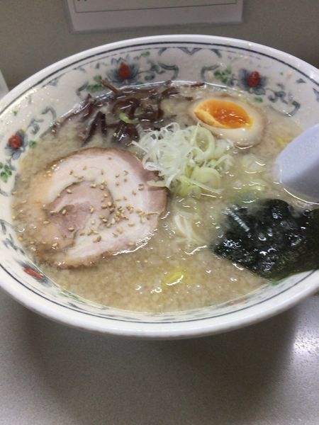「背脂とんこつ白」@ラーメン・ぶーけの写真
