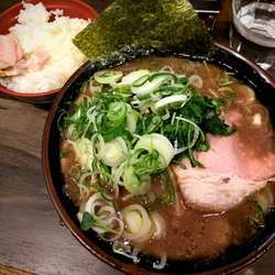 ラーメン 丸ねぎ増し 小ライス
