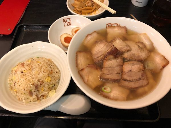 「焼豚ラーメン半チャーハンセット」@喜多方ラーメン 坂内 調布店の写真