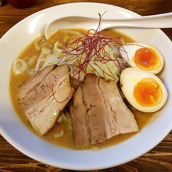 「【限定】味玉味噌ラーメン（ピロピロ麺変更）」@くじら食堂の写真