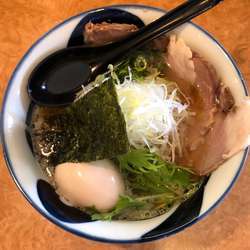 魚ラーメン (680円) 得入り (150円)