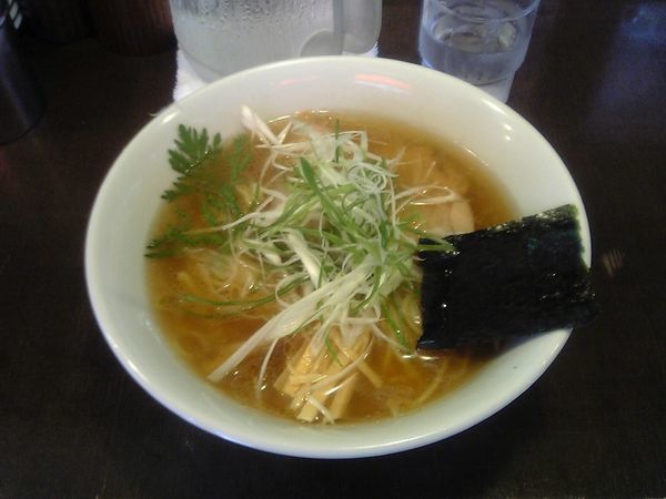 「しょうゆラーメン」@三角山五右衛門ラーメン 狸小路店の写真