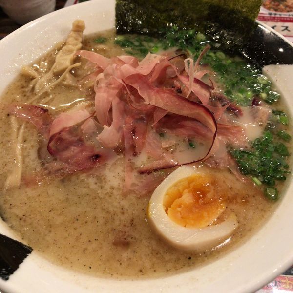 「半生かつお節のせ 和風塩とんこつ 790円（税別）」@どでかっちゃん 木更津店の写真