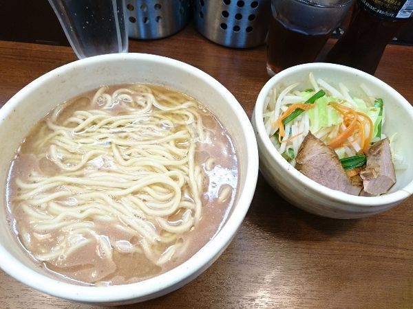 「らーめん+プレーン」@麺処 一笑の写真