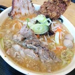 がっつり豚盛り極濃厚醤油麺