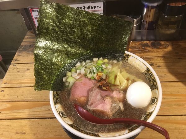 「すごい煮干ラーメン1100円」@すごい煮干ラーメン凪 新宿ゴールデン街店 本館の写真