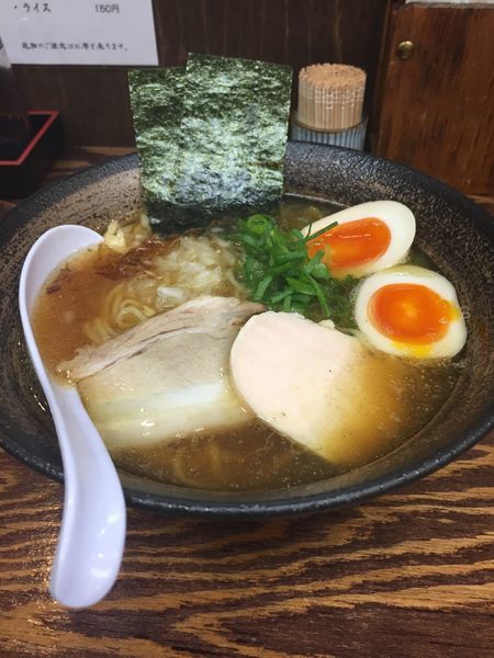 「アッサリ煮干しラーメン味玉」@長田屋の写真