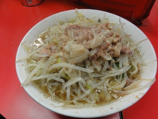 「ラーメン　600円　硬め　ニンニク　あぶら」@ラーメン二郎 三田本店の写真