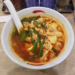 辛麺（5倍、こんにゃく麺）750円