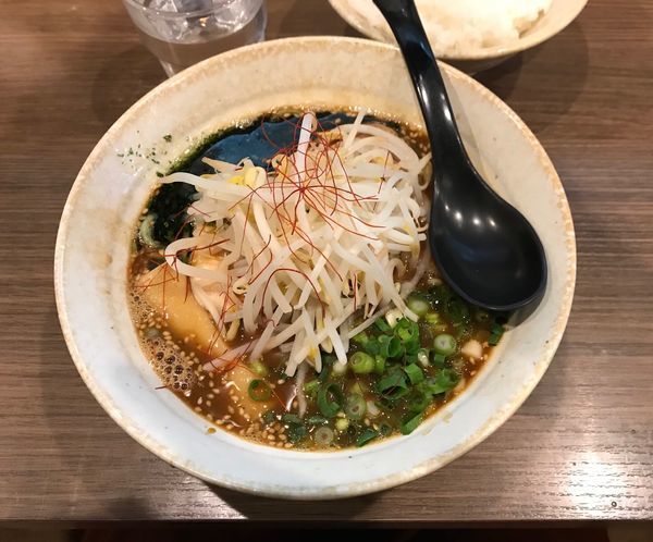 「八丁味噌ラーメン 緑麺 800円」@らーめん功喜の写真