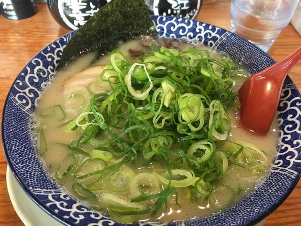 「博多塩とんこつ全部のせ」@博多ラーメン鶴亀堂 鶴ヶ島店の写真