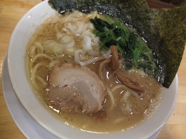「豚骨醤油ラーメン」@美熊家 高崎店の写真
