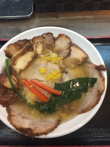 「琥珀チャーシュー麺 ￥９６０円」@らーめん 黒白の写真