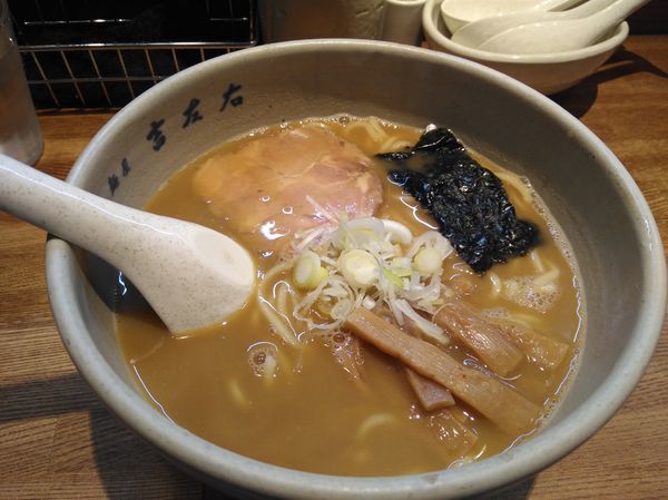 「らーめん」@麺屋吉左右の写真