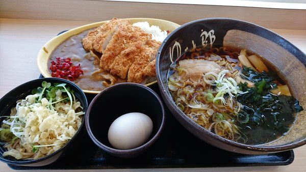「ジャンボカツカレー（小そば付き）+中華そば+生たまご」@ゆで太郎 入間宮寺店の写真