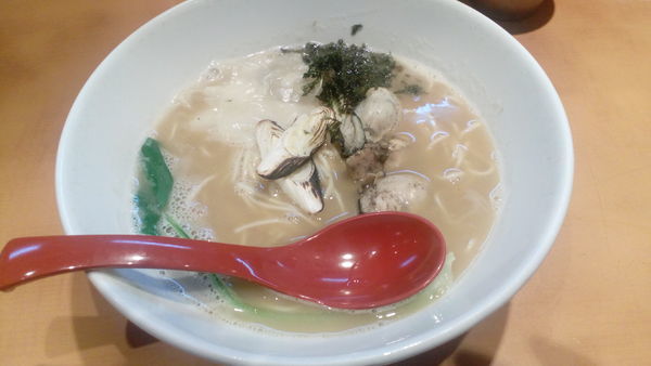 「牡蠣らーめん（950円）」@麺屋 翔 品川店の写真