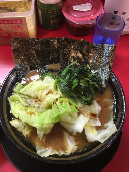 「チャーシュー麺tpキャベツ」@家系ラーメン とらきち家の写真