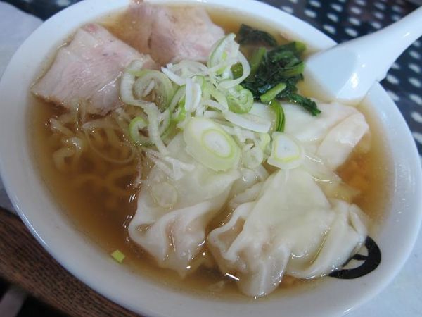 「金のえびわんたんそば」@伊藤商店の写真