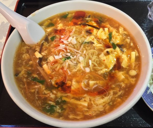 「サンラータンメンと半炒飯セット（￥800）」@百味鮮の写真