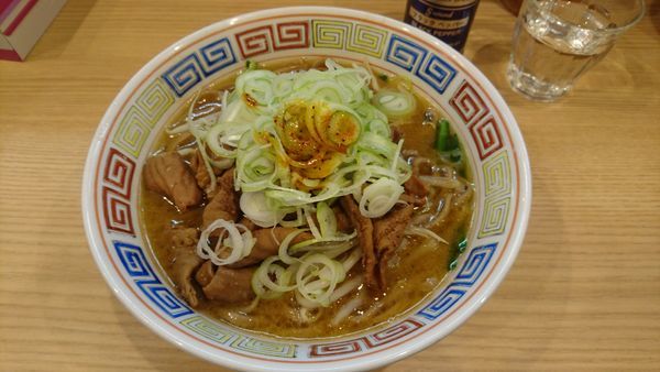 「【期間限定】南三陸ネギたっぷりホルモンラーメン」@ほっこり中華そば もつけの写真