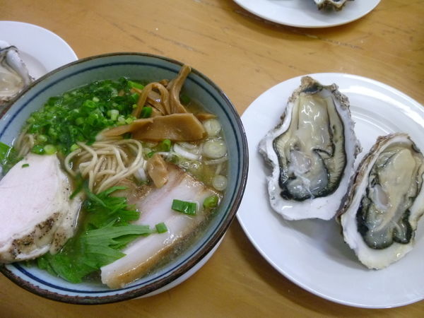 「【限定】活殻牡蠣塩の陣 C」@MENYA 食い味の道有楽の写真