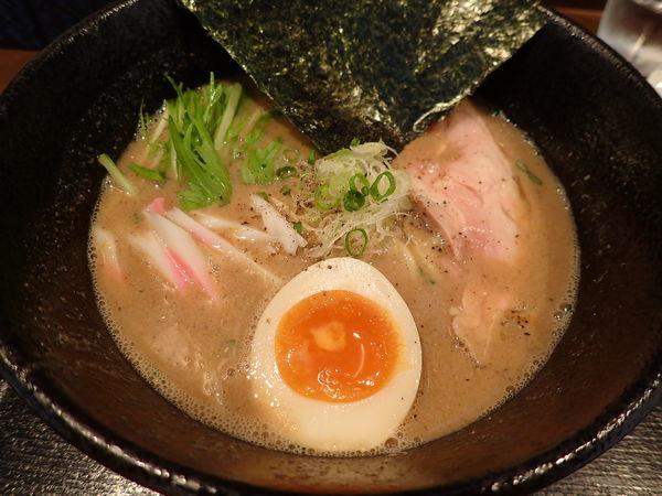 「濃厚鶏にぼラーメン」@麺屋 小野万の写真